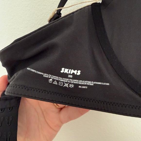 Skims Fits Everybody Bra - Picture 4 of 4